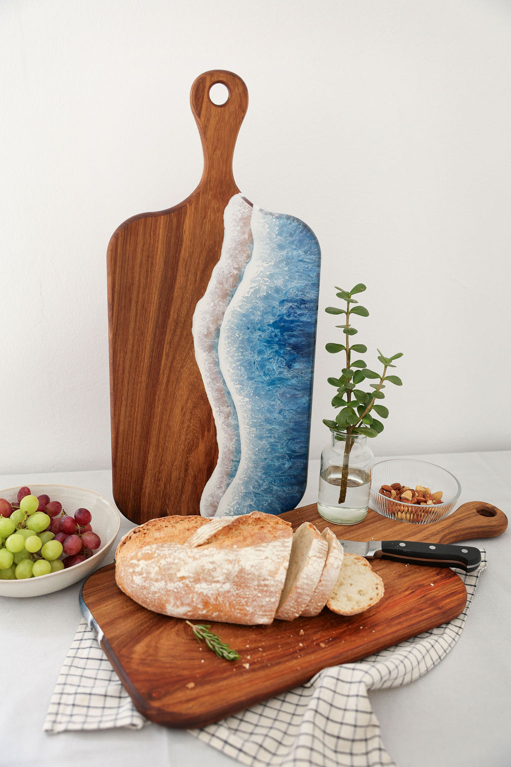 Image showing the chopping function and the serving function in one image